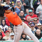 Smith conecta sencillo de 2 carreras en la 10ma y Astros vencen 3-1 a Medias Rojas