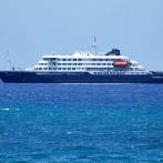 El crucero del hantavirus atracará el sábado en Tenerife para evacuar a los pasajeros