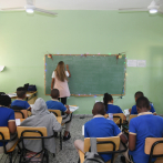 Abinader crea una comisión para la transformación educativa