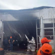 Bomberos sofocan incendio en colchonería de Sabana Perdida