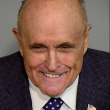 La foto policial de Rudy Giuliani que se ha vuelto viral tras serprocesado por injerencia electoral