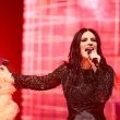 Laura Pausini regaña al público de la primera fila: “Pagan mucho, pero no se saben mis canciones”