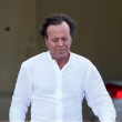 Julio Iglesias decía que al dominicano “le das un dedo y te cogen la mano”, según denunciante