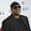 Stevie Wonder hace un llamado de unidad para EE.UU. en su primera canción en solitario en 4 años