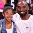 Los Lakers colocan una estatua de Kobe Bryant junto a su hija en la Crypto.com Arena