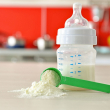Acusan a Nestlé de mantener altos niveles de azúcar en sus productos para bebés