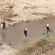 Extracción de arena en río Masacre por haitianos pone en peligro el afluente