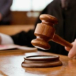 Tribunal falla a favor de mujer cuyo nombre fue incluido por error en acusación de estafa