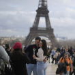 La Torre Eiffel reabre sus puertas a los turistas tras cierre de seis días por huelga