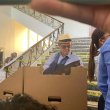 Expresidente Hipólito Mejía bromea con la prensa durante su voto