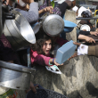 Algunos palestinos sobreviven con medio litro de agua al día