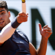 Alcaraz avasalla a Wolf en su debut en Roland Garros