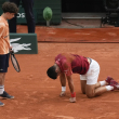 Djokovic se retira de Roland Garros por una lesión en la rodilla derecha