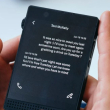 Light Phone III redefine el concepto de teléfono no inteligente con pantalla en blanco y negro
