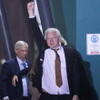 Caso WikiLeaks: Julian Assange llega sonriente a Australia tras batalla legal en EE.UU.