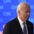 El 45% de los votantes demócratas creen que Joe Biden debe renunciar