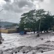 Huracán Beryl deja dos muertos en Venezuela por desbordamiento de un río