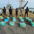 Ocupan alijo de 316 paquetes de cocaína y apresan a 3 hombres en la costa de Baní