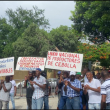 Productores de cebolla protestan frente al Palacio Nacional por pago de 205 millones de pesos