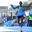 El etíope Mengesha se alza con la maratón de Berlín en una apretada carrera