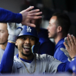 Dodgers siguen con vida al apalear a los Padres 8-0 liderados por Betts y Ohtani