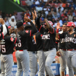 Dos HRS de Pimentel, uno por los 411, dan victoria a Leones sobre Licey