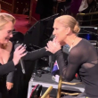 El emotivo momento entre Adele y Céline Dion en un concierto en Las Vegas