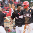 González y Santos guían a Leones sobre los Gigantes