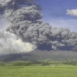 Filipinas comienza a evacuar a 87,000 personas por la erupción del volcán Kanlaon