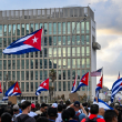 Marchan en Cuba contra el bloqueo frente a embajada de Estados Unidos en La Habana