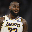 A sus 40 años, LeBron James dice que podría jugar “otros 5 o 7 años”.