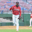 Jhonny Cueto y tórrida ofensiva conducen triunfo de Leones sobre Estrellas