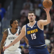 Jokic y Westbrook logran triples-dobles y Nuggets vencen 124-105 a Nets