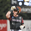 Holton decide con doble en el octavo la victoria de los Gigantes ante las Águilas