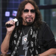 La autopsia revela que Ace Frehley, guitarrista de Kiss, falleció por las lesiones de una caída