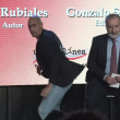Tío de Luis Rubiales lo ataca con huevos en plena presentación de su libro 'Matar a Rubiales'