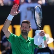 Djokovic y Sinner muestran credenciales en Australia, favoritas avanzan en cuadro femenino