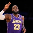 LeBron James es el jugador más veterano en lograr un triple doble en la NBA