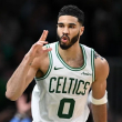 Jason Tatum retorna en grande a los playoffs; Celtics triunfan