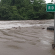 Inundaciones, comunidades incomunicadas y familias desplazadas por lluvias en El Seibo