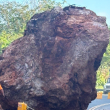 Deslizamiento de tierra y roca grande en Monte Plata obstruyen tránsito en la Autovía del Nordeste