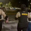 Mujer es detenida en el Aeropuerto de Punta Cana con láminas de cocaína adheridas al cuerpo