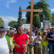 Comunitarios del Santo Cerro en La Vega marchan en contra de la deforestación en su loma