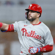 Schwarber pega HR por quinto juego consecutivo, Mattingly consigue su victoria número 900