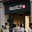 Sube la fiebre por el reloj de bolsillo de Swatch y la prestigiosa marca Audemars Piguet