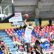 Blue y Vargas conducen a los Héroes a derrotar a los Reales en la LNB