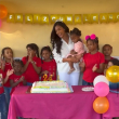 Fanáticos reúnen dinero para premiar a Celinee Santos con un ‘maletín del pueblo’ de 55 mil dólares
