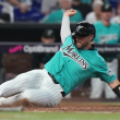 Stowers conecta 2 hits y remolca 2 pero sale por molestia en triunfo de Marlins 12-3