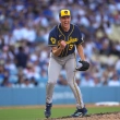 Misiorowski ayuda a los Cerveceros a derrotar por 4-1 a los Dodgers de Los Angeles