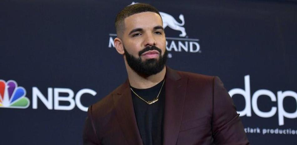 En esta foto del 1 de mayo de 2019, Drake llega a la ceremonia de los Premios Billboard de la Música en Las Vegas. AP